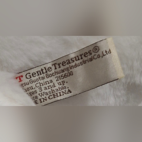 St. Jude 2024 Gentle Treasures White Bear with Blue Hat And Scarf. - Picture 3 of 5